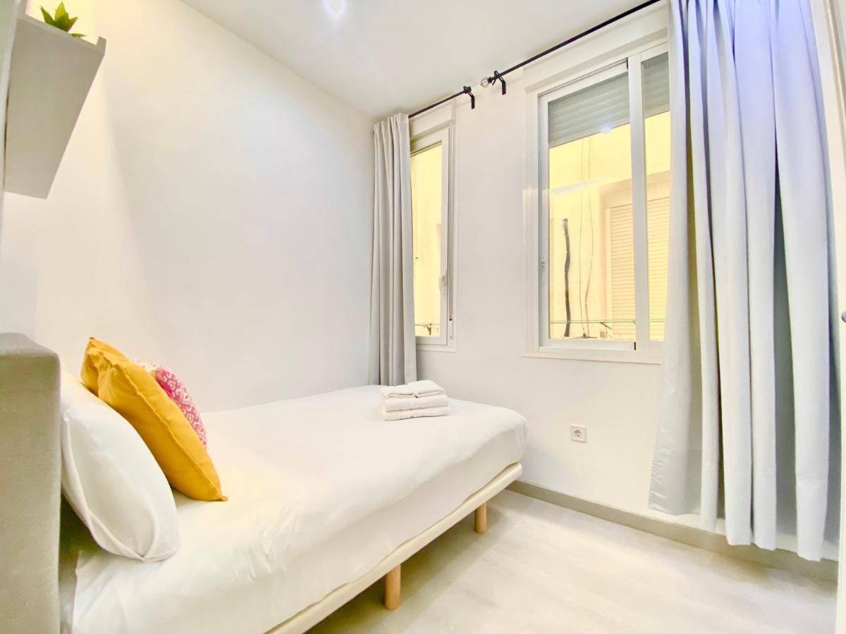 Charming Puerta Del Sol Center Apartment Madrid Exterior photo